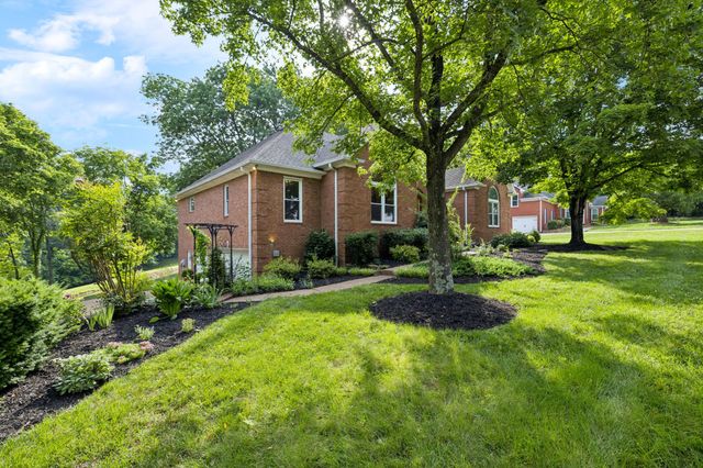 1925 Vicksburg Ln, Lebanon, TN 37087