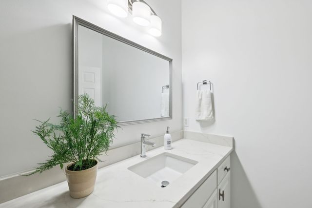 1925 Vicksburg Ln, Lebanon, TN 37087