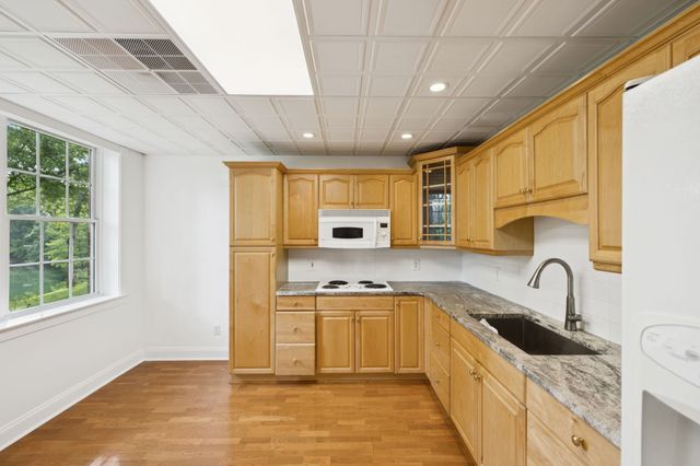 1925 Vicksburg Ln, Lebanon, TN 37087