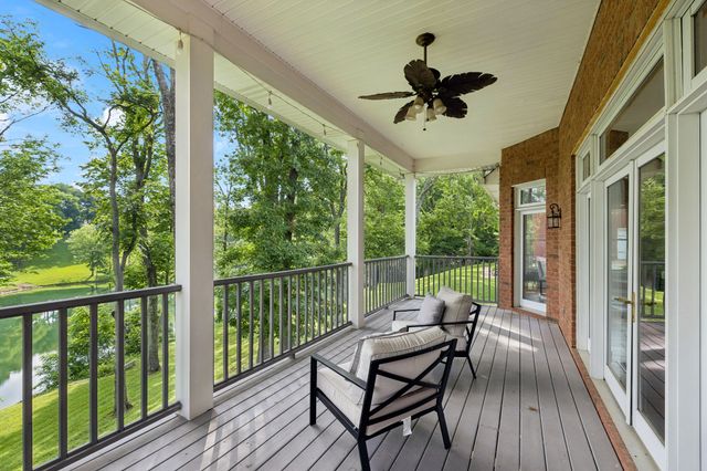 1925 Vicksburg Ln, Lebanon, TN 37087