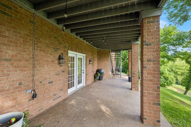 1925 Vicksburg Ln, Lebanon, TN 37087