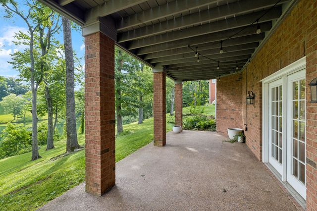 1925 Vicksburg Ln, Lebanon, TN 37087