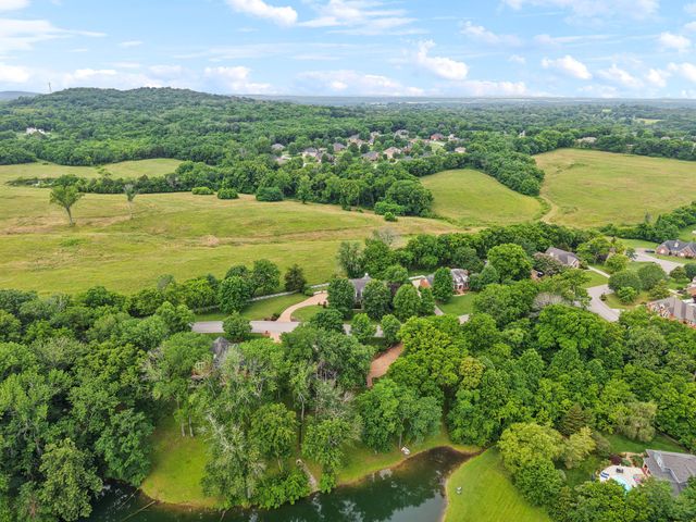 1925 Vicksburg Ln, Lebanon, TN 37087