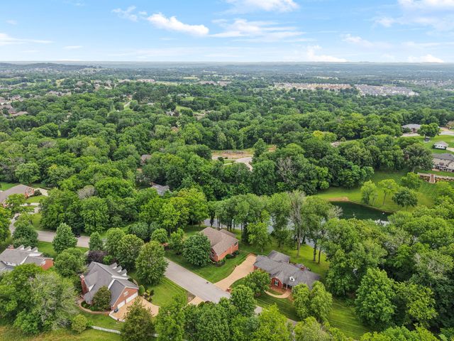 1925 Vicksburg Ln, Lebanon, TN 37087