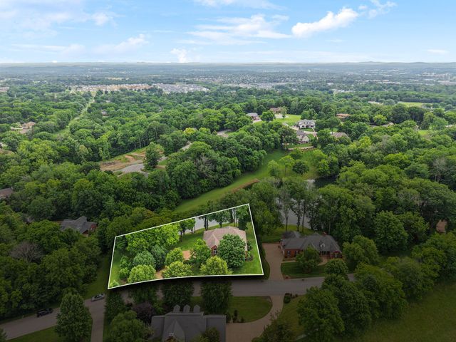 1925 Vicksburg Ln, Lebanon, TN 37087