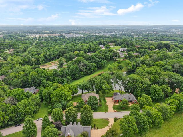 1925 Vicksburg Ln, Lebanon, TN 37087