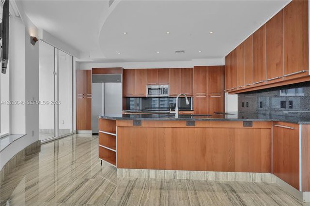 901 Brickell Key Boulevard 3204, Miami, FL 33131
