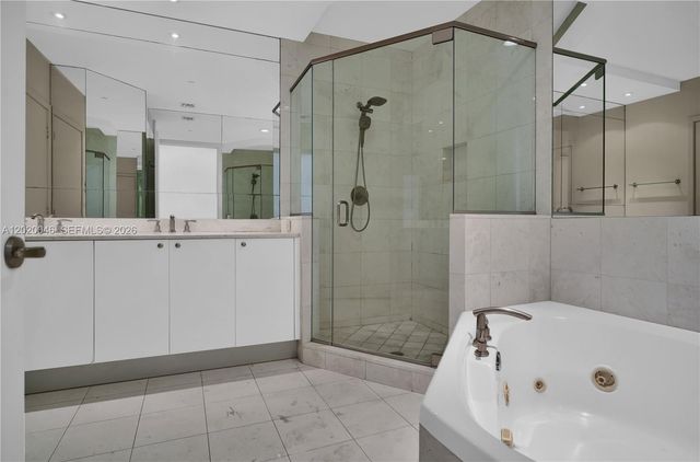 901 Brickell Key Boulevard 3204, Miami, FL 33131
