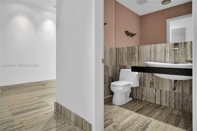 901 Brickell Key Boulevard 3204, Miami, FL 33131
