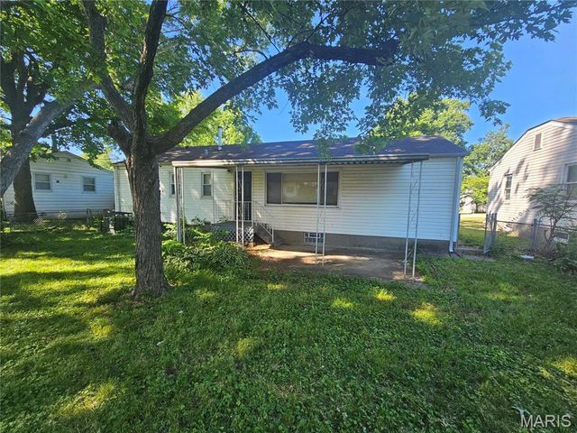 1107 Bakewell Drive, St Louis, MO 63137