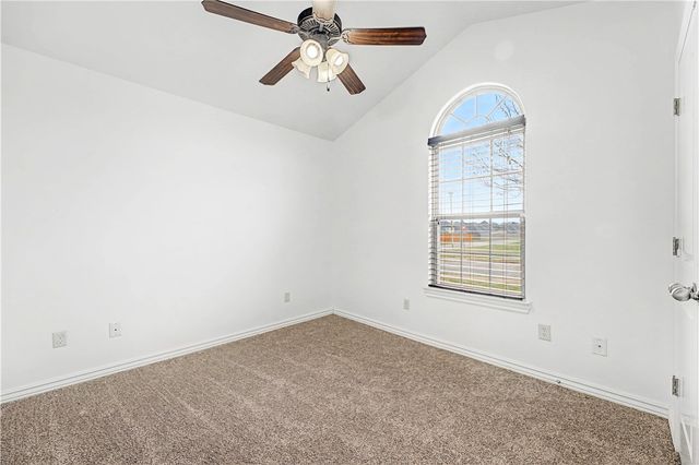 581 Tamarron Drive, Centerton, AR 72719