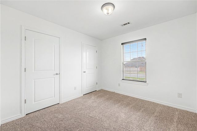 581 Tamarron Drive, Centerton, AR 72719