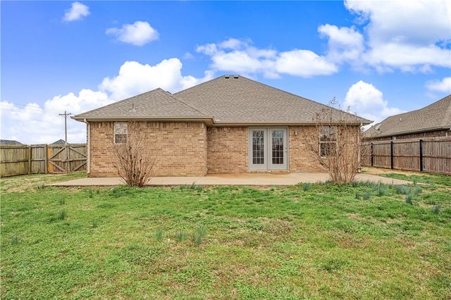 581 Tamarron Drive, Centerton, AR 72719