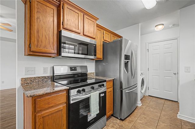 581 Tamarron Drive, Centerton, AR 72719