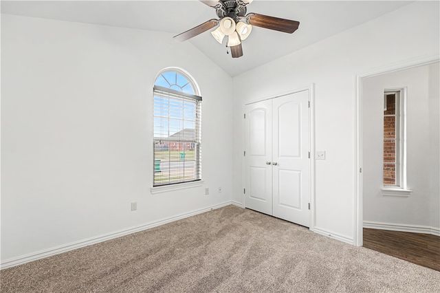 581 Tamarron Drive, Centerton, AR 72719