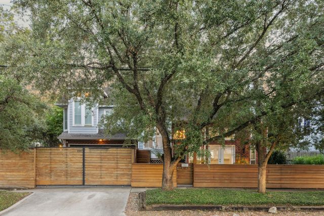 220 E 8th Street, Houston, TX 77007
