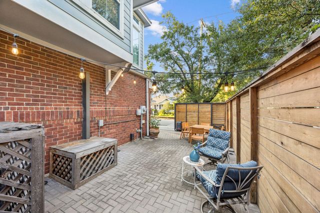 220 E 8th Street, Houston, TX 77007