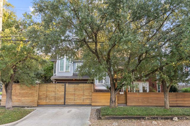 220 E 8th Street, Houston, TX 77007