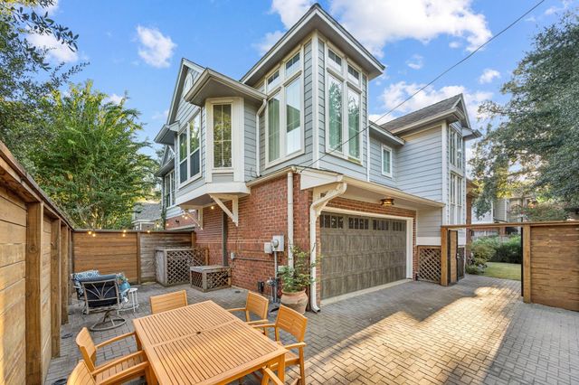 220 E 8th Street, Houston, TX 77007