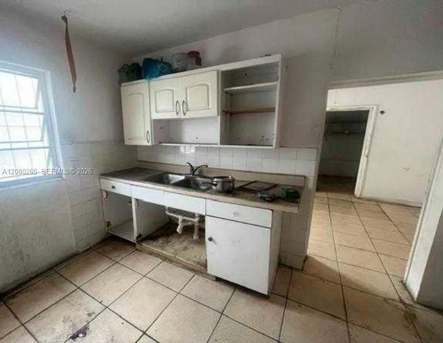 3708 NW 12th Avenue, Miami, FL 33127