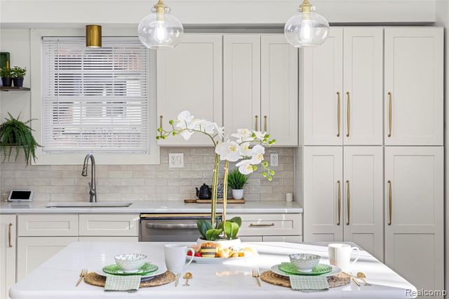 1977 Atkinson Street, Detroit, MI 48206