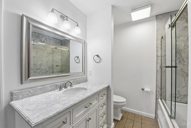 2 Clarke Court, Glendale, OH 45246