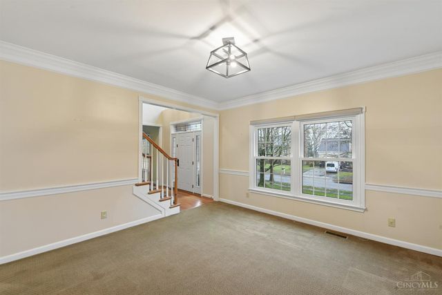 2 Clarke Court, Glendale, OH 45246