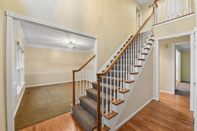 2 Clarke Court, Glendale, OH 45246