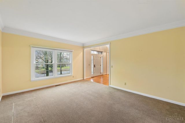 2 Clarke Court, Glendale, OH 45246