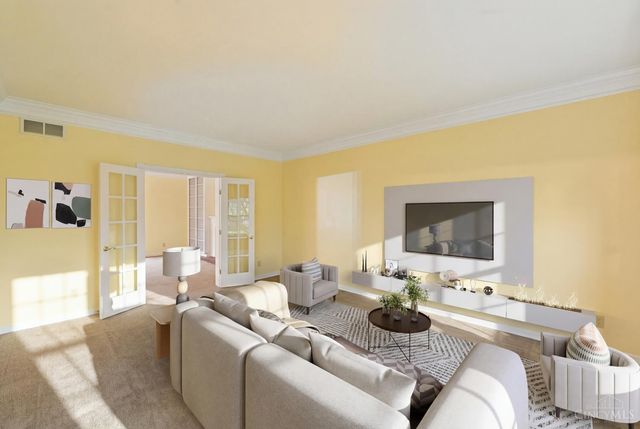 2 Clarke Court, Glendale, OH 45246