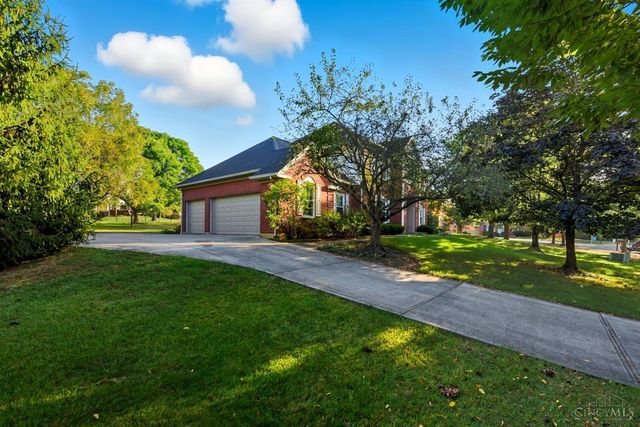 2 Clarke Court, Glendale, OH 45246