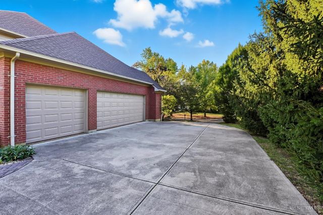 2 Clarke Court, Glendale, OH 45246