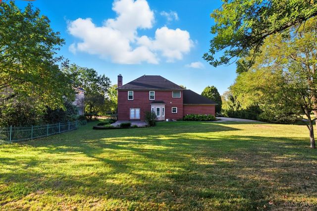 2 Clarke Court, Glendale, OH 45246