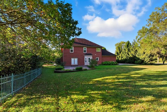 2 Clarke Court, Glendale, OH 45246