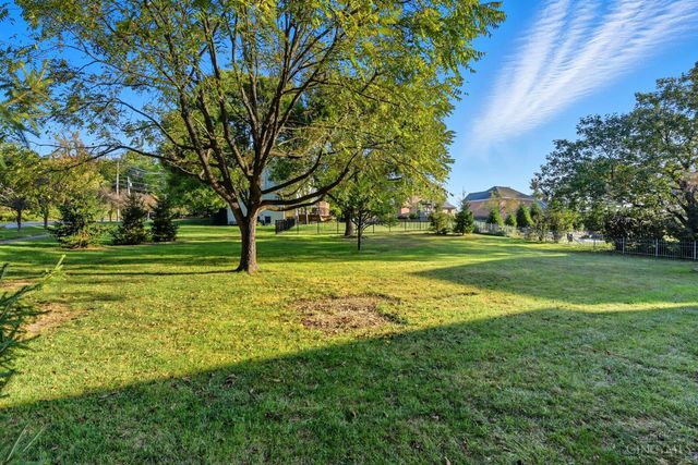 2 Clarke Court, Glendale, OH 45246