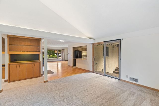 1390 Skillman Avenue W, Roseville, MN 55113