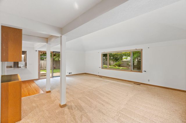 1390 Skillman Avenue W, Roseville, MN 55113