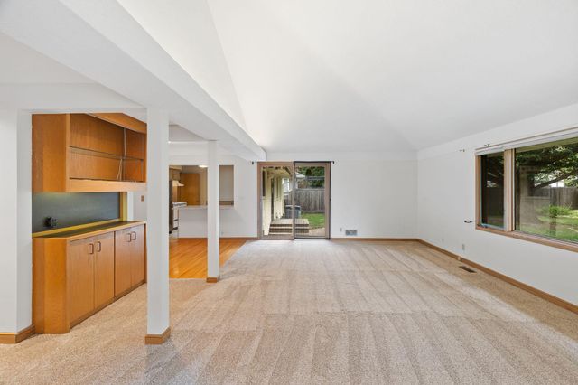 1390 Skillman Avenue W, Roseville, MN 55113