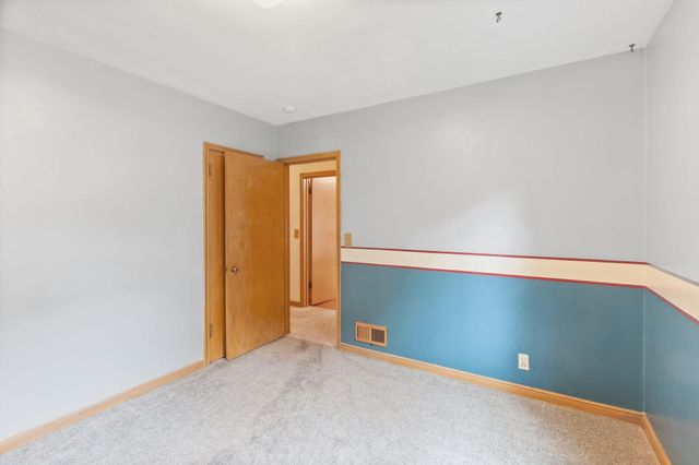 1390 Skillman Avenue W, Roseville, MN 55113