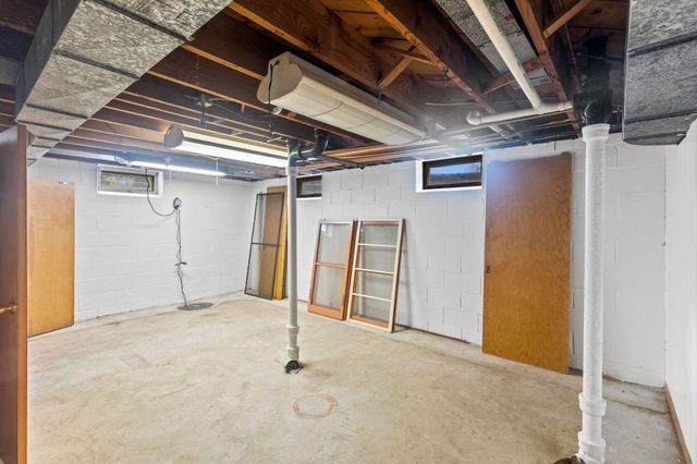 1390 Skillman Avenue W, Roseville, MN 55113