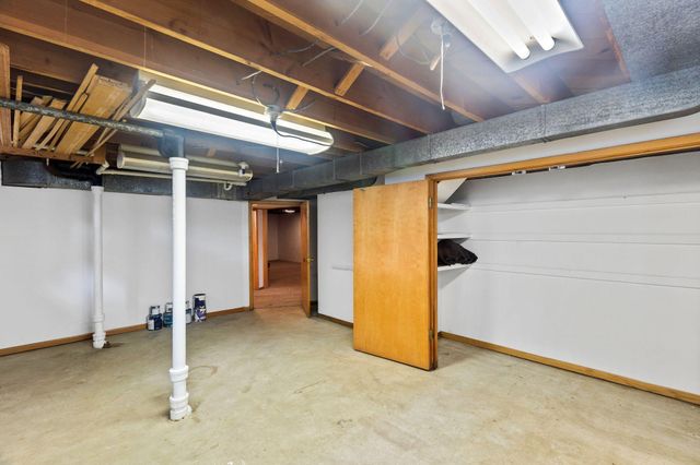 1390 Skillman Avenue W, Roseville, MN 55113