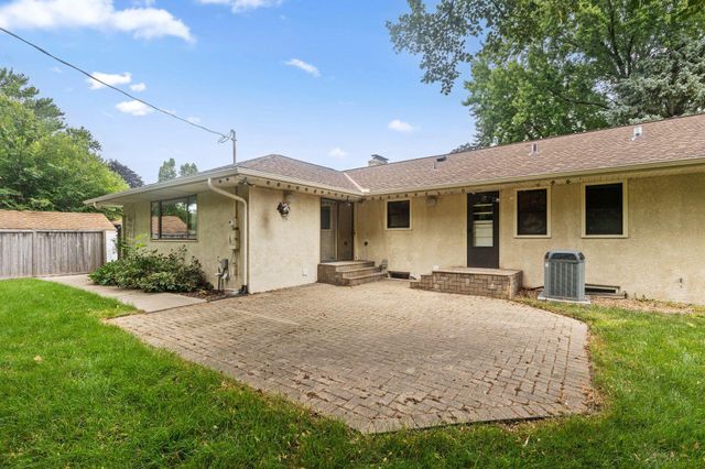 1390 Skillman Avenue W, Roseville, MN 55113