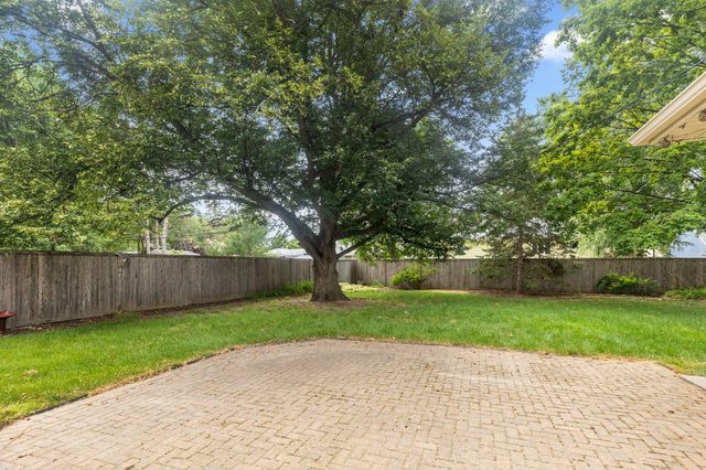 1390 Skillman Avenue W, Roseville, MN 55113