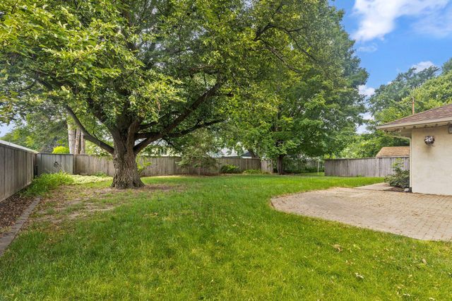1390 Skillman Avenue W, Roseville, MN 55113