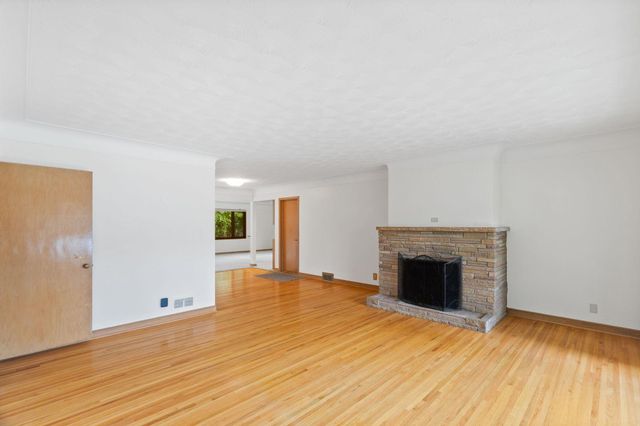 1390 Skillman Avenue W, Roseville, MN 55113