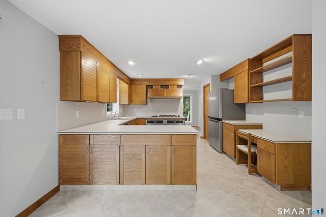 23 Walts Hill, Bloomfield, CT 06002