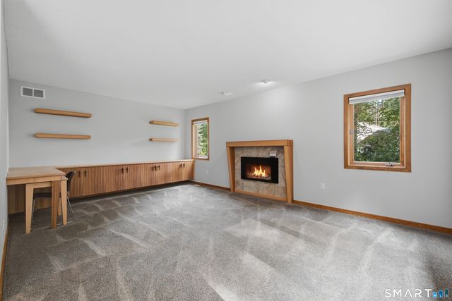 23 Walts Hill, Bloomfield, CT 06002