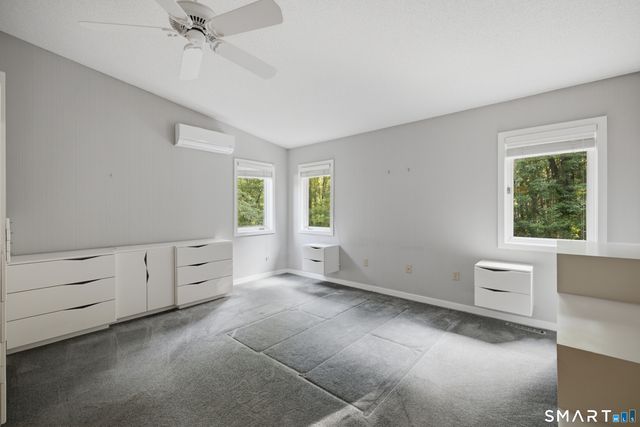 23 Walts Hill, Bloomfield, CT 06002