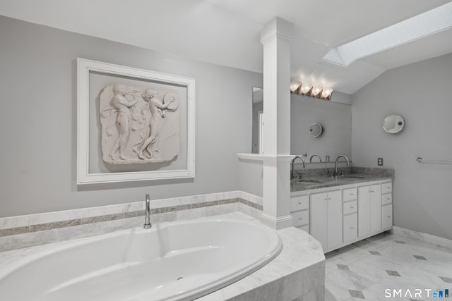 23 Walts Hill, Bloomfield, CT 06002