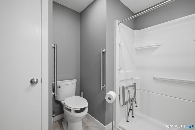 23 Walts Hill, Bloomfield, CT 06002